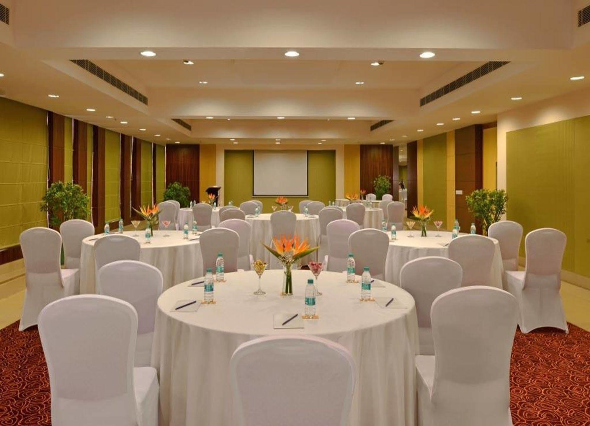 Red Fox By Lemon Tree Hotels, Bhiwadi Экстерьер фото